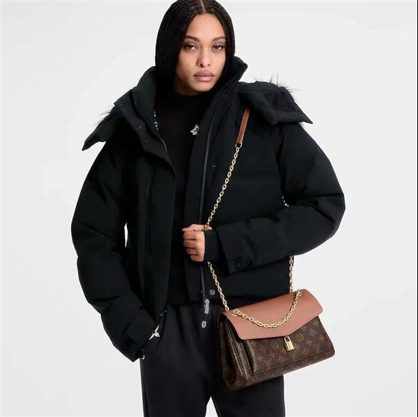 2026124175910352 270